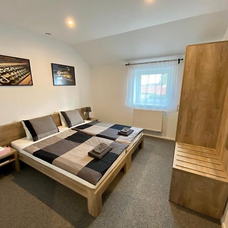Apartmany Pelhrimov Bagian luar foto