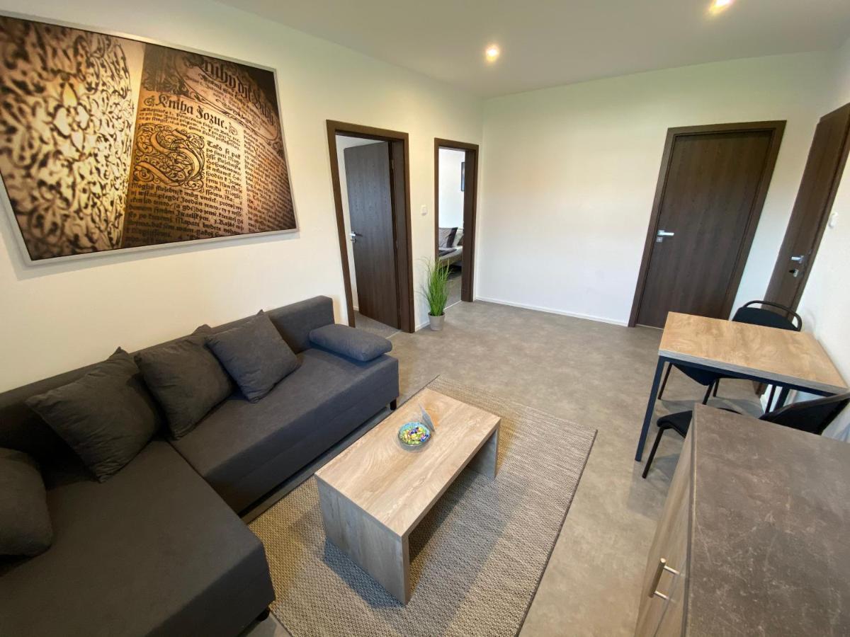 Apartmany Pelhrimov Bagian luar foto